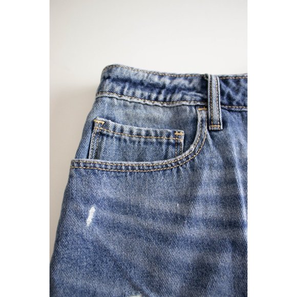 NWT Hollister Ultra High Rise Vintage Relaxed Mom Short Distressed Denim 17 - Picture 5 of 15